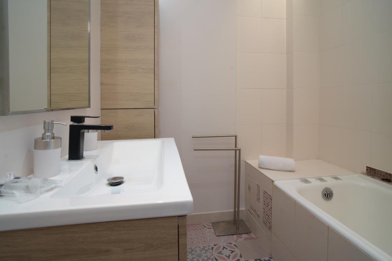 Superbe De 3 Pieces Renove Avec Vue Apartment *