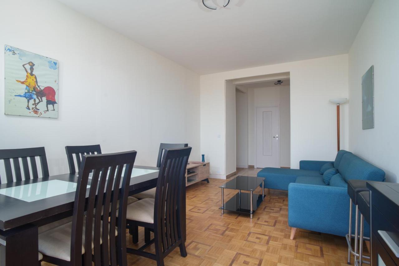 Superbe De 3 Pieces Renove Avec Vue Apartment